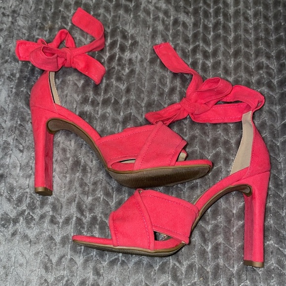 Lulus Avian Elegant Coral Women's Square Heels.  Size 8 - Picture 6 of 9